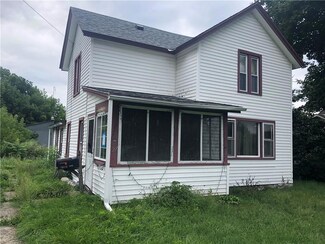 27 Erie St, Mount Morris, NY 14510
