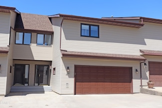2968 Ontario Ln, Bismarck, ND 58503