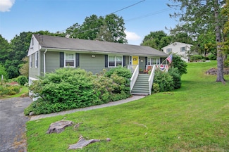 77 Anna St, Carmel, NY 10512
