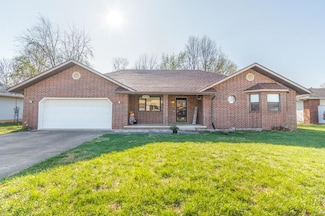 1419 Deadra Dr, Lebanon, MO 65536