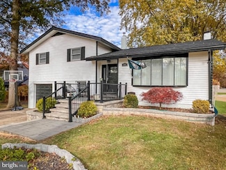 601 Austin Dr, Fairless Hills, PA 19030