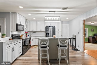 206 Upper Park Rd, Mount Laurel, NJ 08054