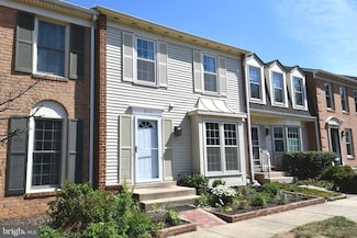5714 Lofthill Ct, Alexandria, VA 22303