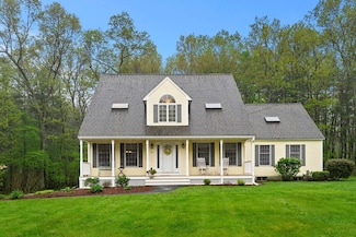 18 Mustang Rd, Tyngsboro, MA 01879