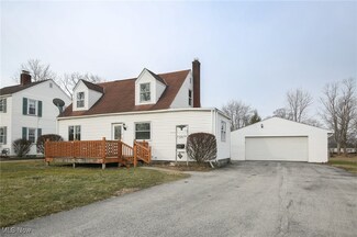 55 N West St, Columbiana, OH 44408