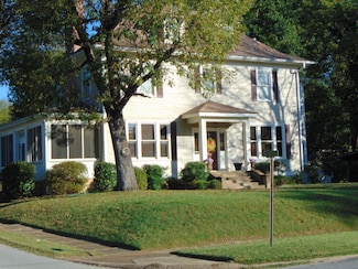 909 E Boswell St, Batesville, AR 72501