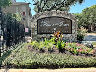 10855 Meadowglen Ln Unit 711, Houston, TX 77042
