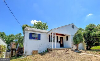 2713 Navarre Dr, Chevy Chase, MD 20815