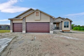 2905 E Fairchild Ct, Park City, KS 67219
