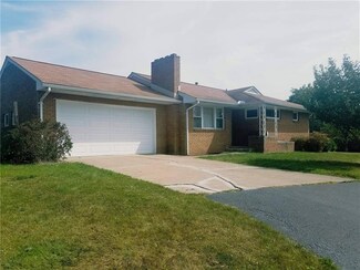 1728 S Judy Lynn Dr, Farrell, PA 16121