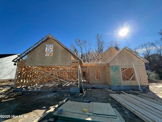 400 Creeks Edge Dr, Pikeville, NC 27863