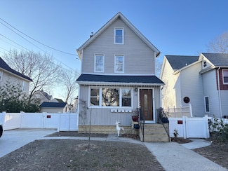 45 Lynbrook Ave, Lynbrook, NY 11563