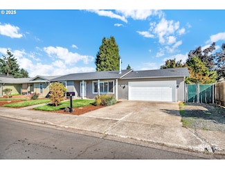 515 70th St, Springfield, OR 97478