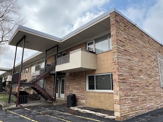 7 Garden Dr Unit 7, La Grange Park, IL 60526