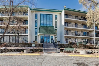 10501 Cedar Lake Rd Unit 217, Hopkins, MN 55305