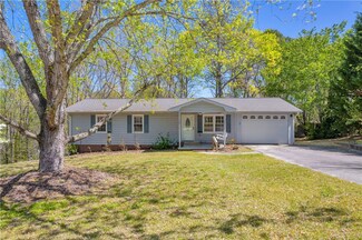 1008 Santee Dr, Walhalla, SC 29691