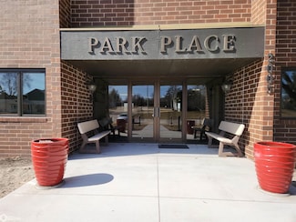 2005 Spring St Unit 107, Grinnell, IA 50112