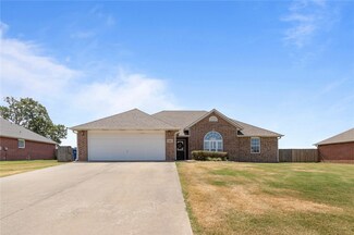 6006 David Dr, Siloam Springs, AR 72761