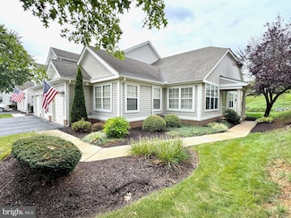 320 Oak Hill Ln, Wyomissing, PA 19610