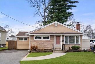 43 Beech Ave, Cranston, RI 02910