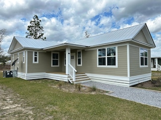 544 N Raphael Rd, Defuniak Springs, FL 32433