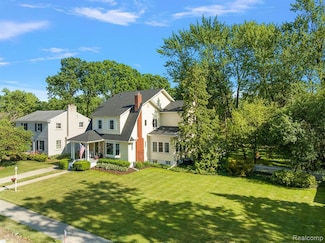 1319 Woodsboro Dr, Royal Oak, MI 48067