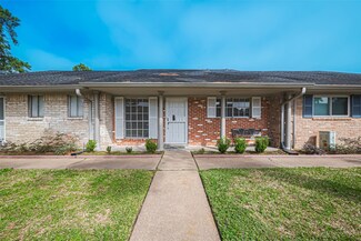 1104 W Tri Oaks Ln Unit 118, Houston, TX 77043