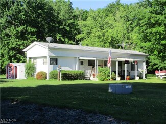 1819 Homestead Dr, Jamestown, PA 16134