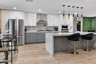 8707 E Clarendon Ave, Scottsdale, AZ 85251