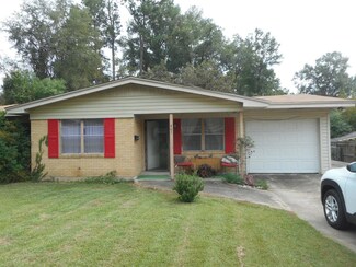 405 N Park Dr, Springhill, LA 71075