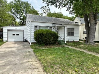 738 N Bellevue Ave, Hastings, NE 68901