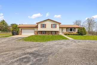 S74W25760 Hi lo Dr, Waukesha, WI 53189