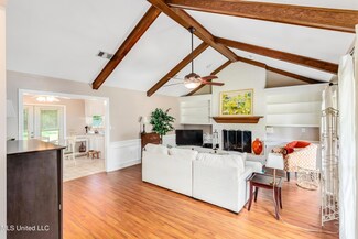 295 Longmeadow Dr, Ridgeland, MS 39157