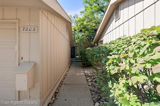 7203 Pebble Park Dr Unit 125, West Bloomfield, MI 48322