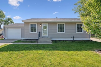 309 Day St NW, Cedar Rapids, IA 52405