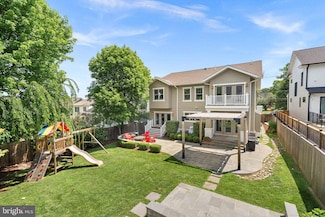 10004 Wildwood Rd, Kensington, MD 20895