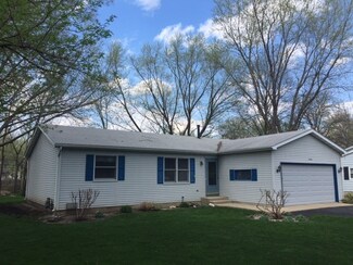 4608 Willow Ln, McHenry, IL 60050