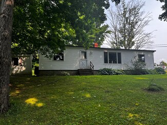 6 Randall Ct, Houlton, ME 04730