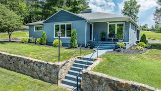 1307 S Massie Ave, Covington, VA 24426