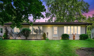 7643 Walnut Ave, Woodridge, IL 60517