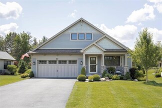 28 Creekstone Dr, East Aurora, NY 14052