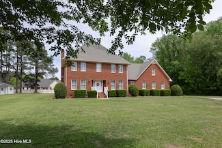 210 Castle Way, Winterville, NC 28590