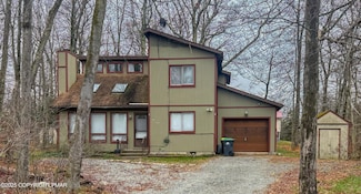 5127 Iroquois St, Tobyhanna, PA 18466