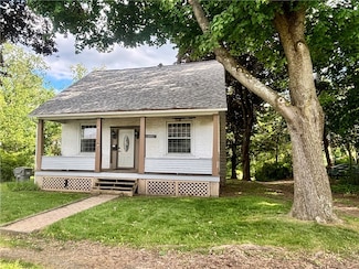 1713 W 8th St, Beaver Falls, PA 15010