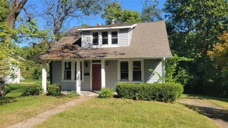 3820 Waco Dr, Saint Louis, MO 63121