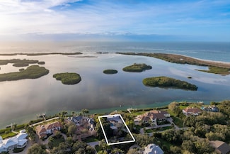 1761 Oceanview Dr, Saint Petersburg, FL 33715