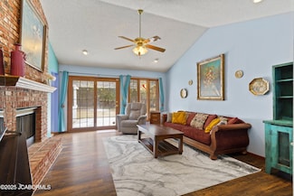 2905 Sunny Brook Dr, Jefferson City, MO 65109