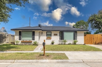 2305 Veronica Dr, Chalmette, LA 70043