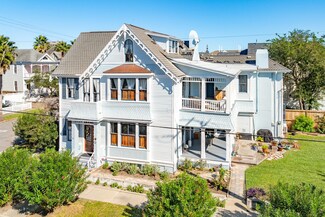 802 16th St, Galveston, TX 77550