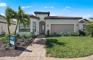 1925 Don Benito Way, Naples, FL 34120